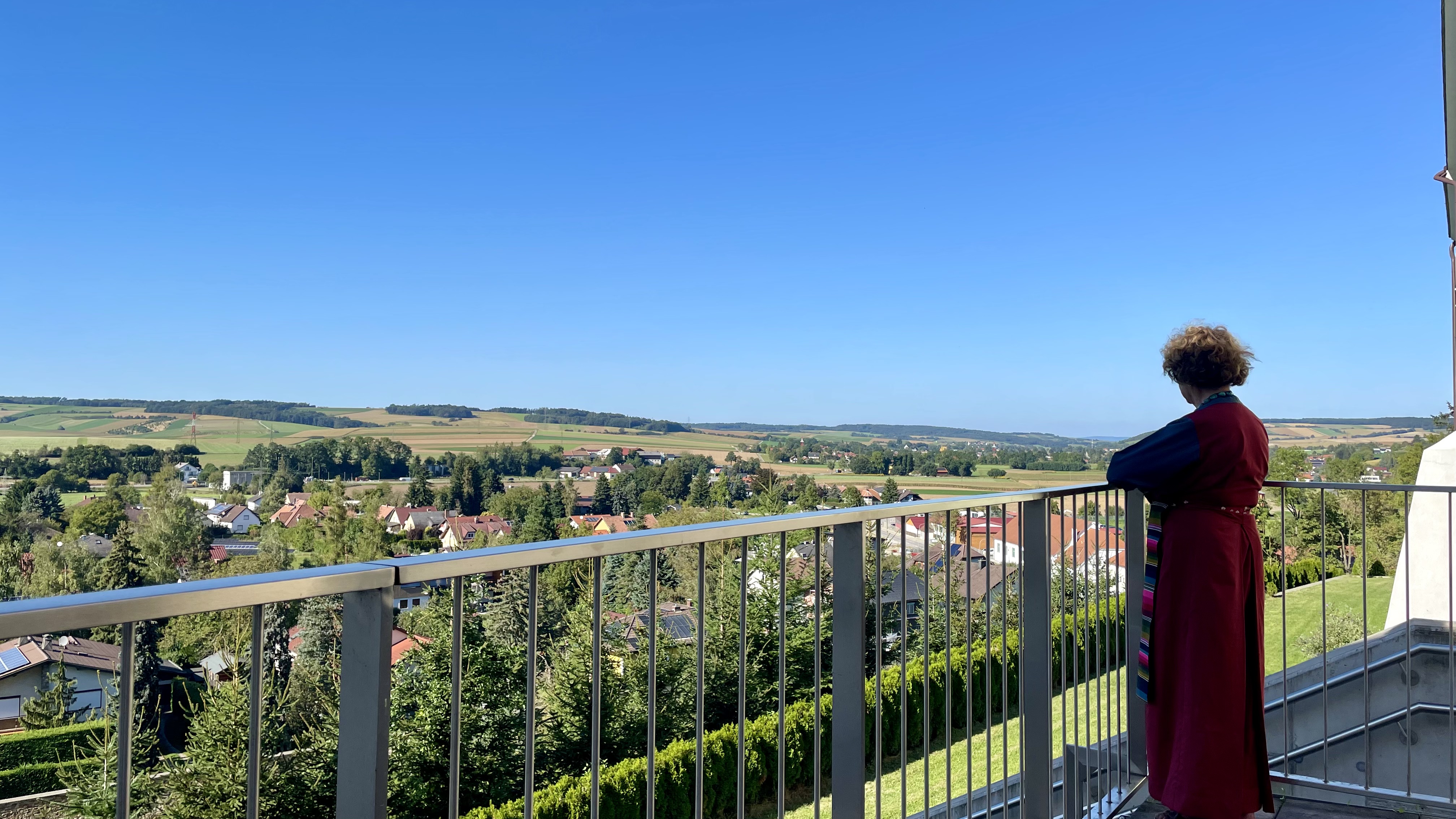 Blick von der Terrasse des Rathauses über Neulengbach