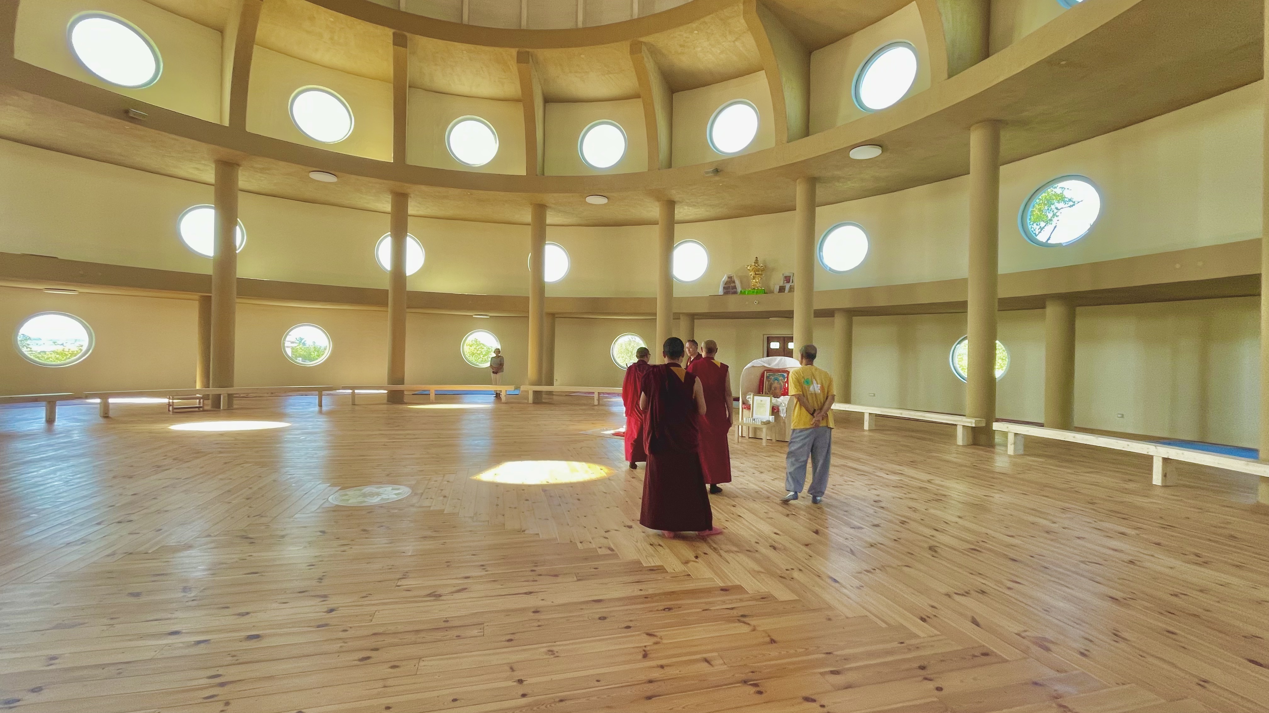 Der koreanische Mönch Sunim erzählt über den Stupa