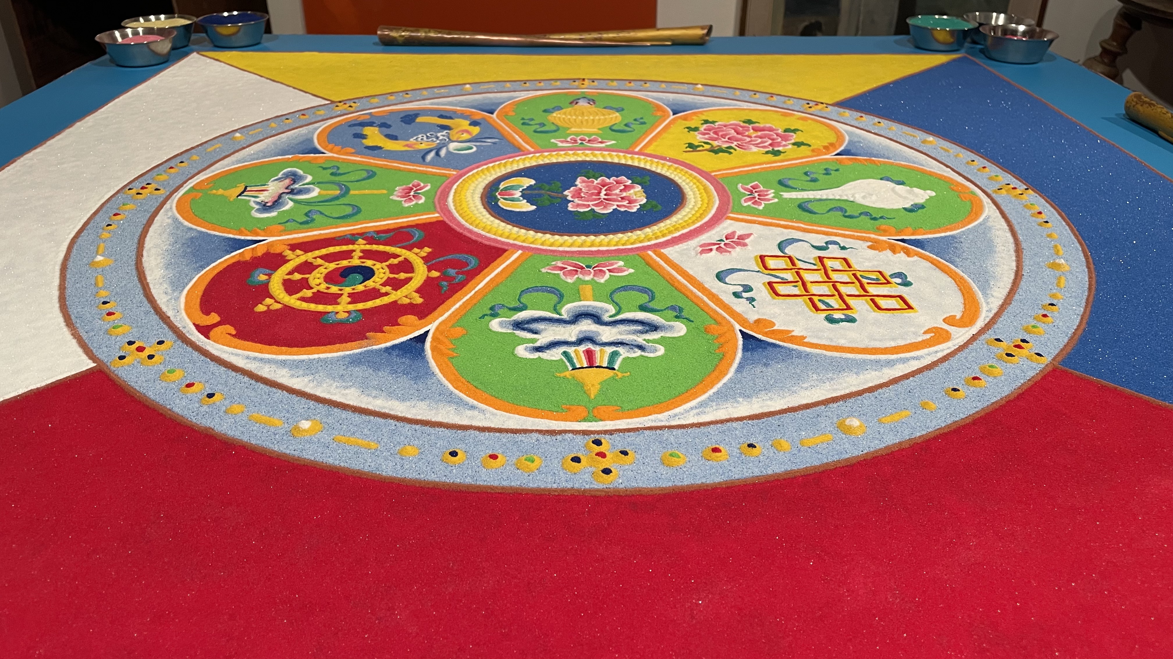 Das Sandmandala ist fertig